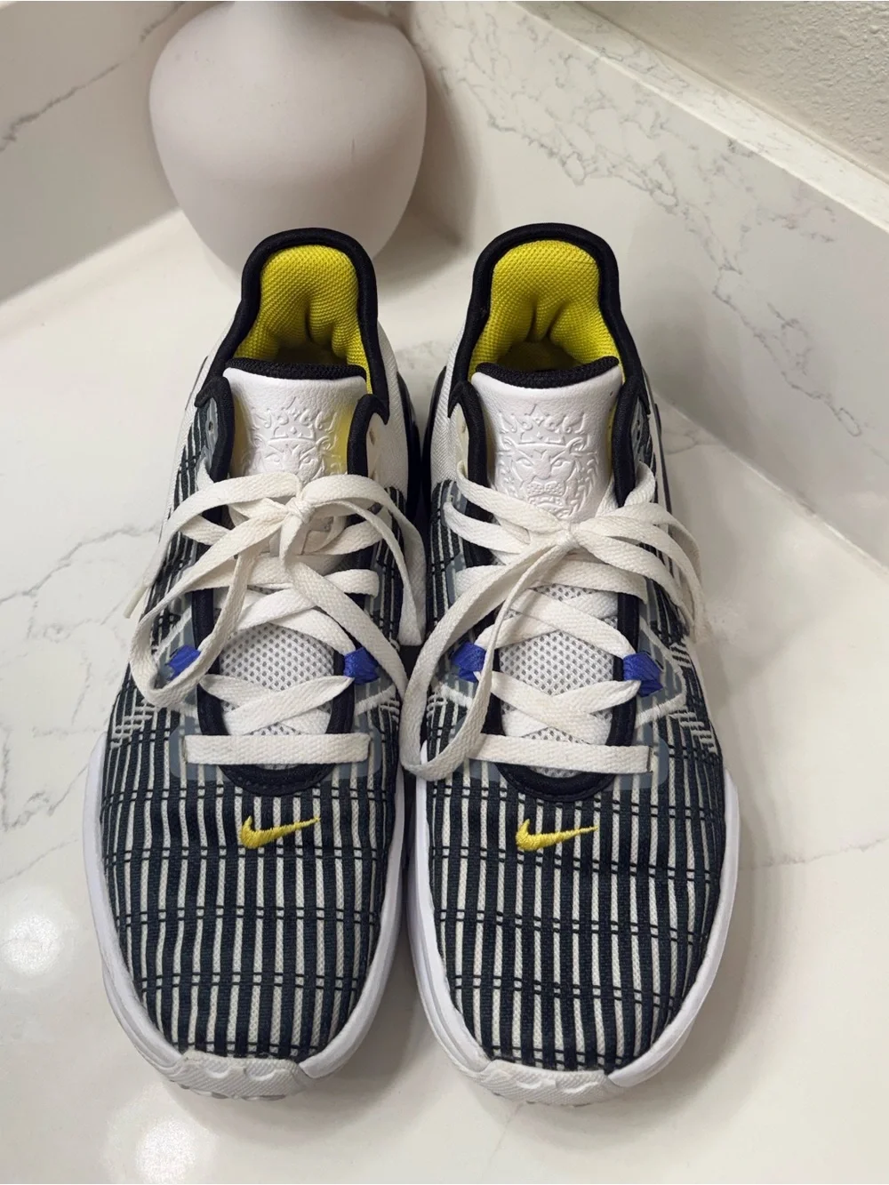 Nike great barely